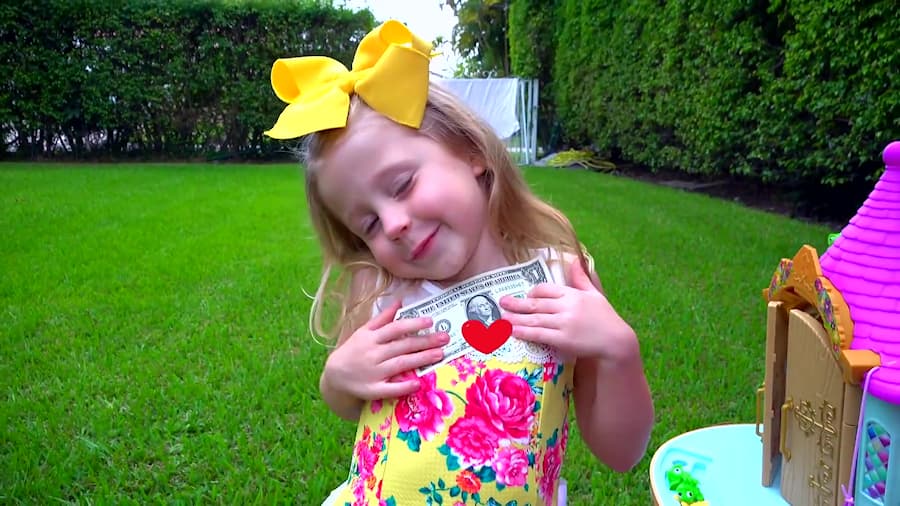 ماجراهای ناستیا و بابایی - قسمت 184 - پرنسس ناستیا در سالن زیبایی کوچولوها